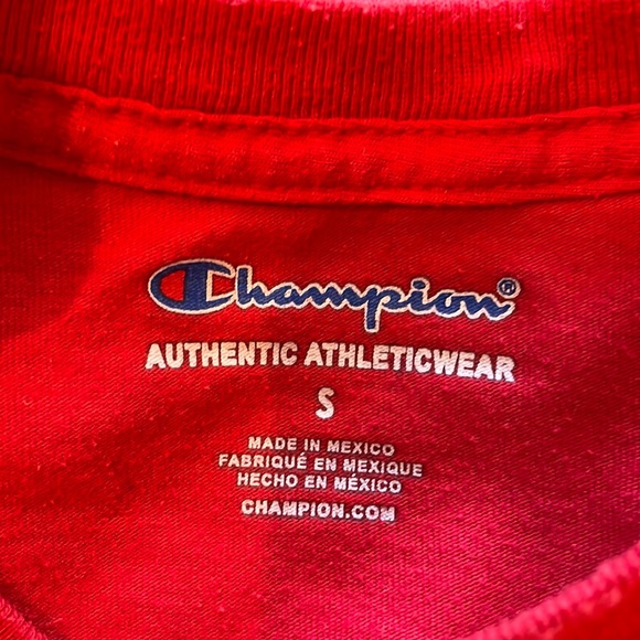 Red champion t-shirt - Picture 3 of 3